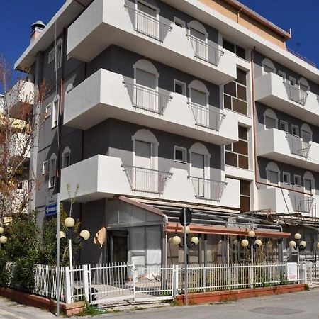 Hotel Sabbia D'Oro Rimini Bagian luar foto