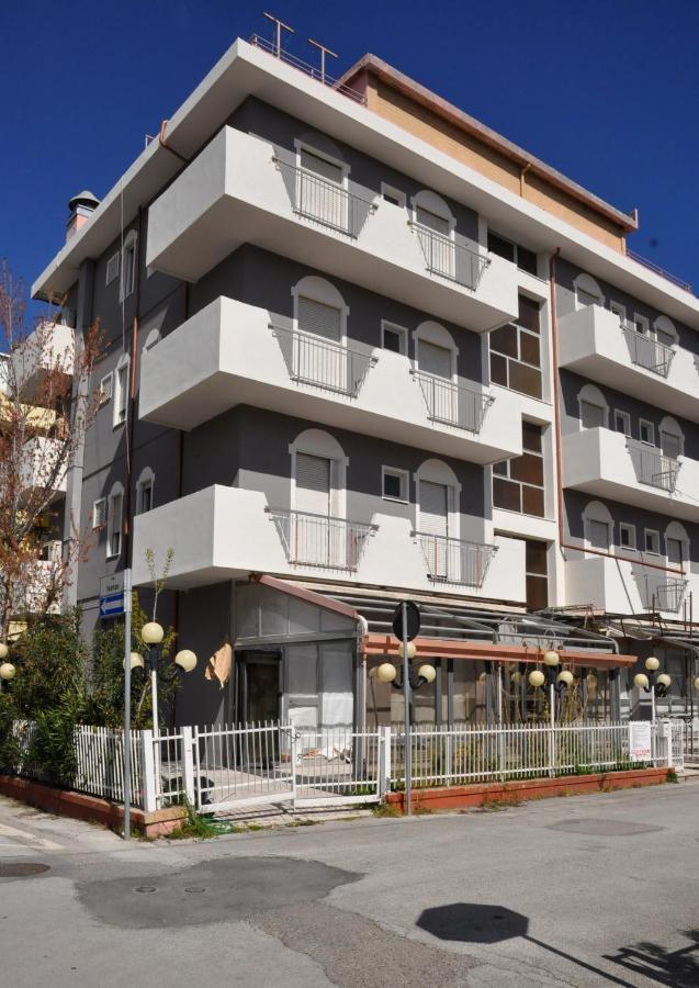 Hotel Sabbia D'Oro Rimini Bagian luar foto
