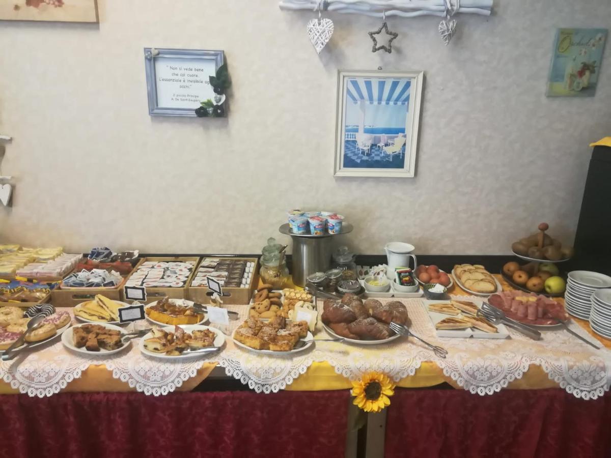 Hotel Sabbia D'Oro Rimini Bagian luar foto