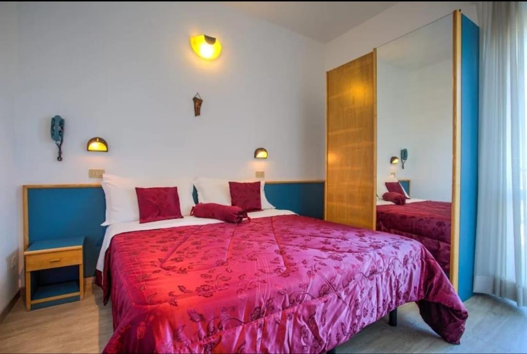 Hotel Sabbia D'Oro Rimini Bagian luar foto
